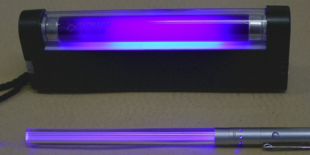 ブラックライト・青色LED